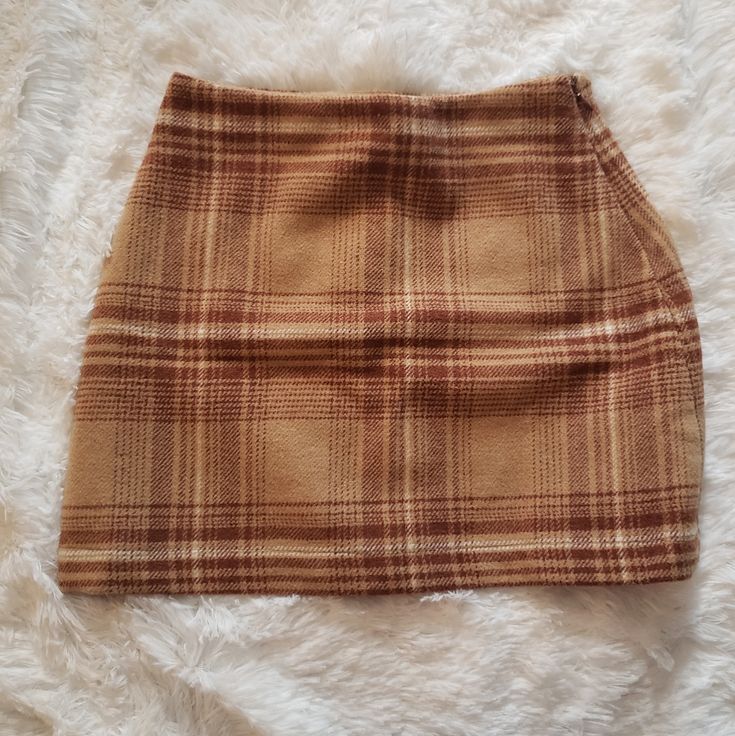 Nwot Waist Is 25" Length Is 14½" Mustard Yellow Skirts, 80s Inspired Outfits, Button Down Mini Skirt, Flannel Skirt, Thrift Inspo, Faux Suede Skirt, Forever 21 Skirt, Girly Girl Outfits, Suede Mini Skirt