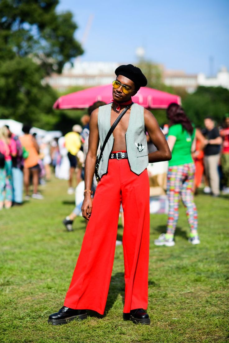 Afropunk Outfits, Punk Street Fashion, Afropunk 2017, Summer Street Fashion, Punk Street Style, Festival Outfits Men, Teddy Girl, Eccentric Style, Vintage Festival