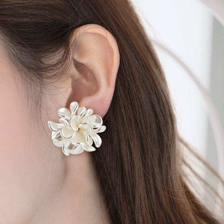 Elevate your timeless elegance and grace style with Flower Pearl Petal Earrings. Delicate light acrylic in a floral design. Style: female Needle: 925 Silver Material:Acrylic's pearl Earring Size: 3*3cm Petal Earrings, Pearl Earring, Silver Material, Pearl Ring, Flower Shape, Pearl Pendant, Pearl Bracelet, Design Style, Handmade Ring