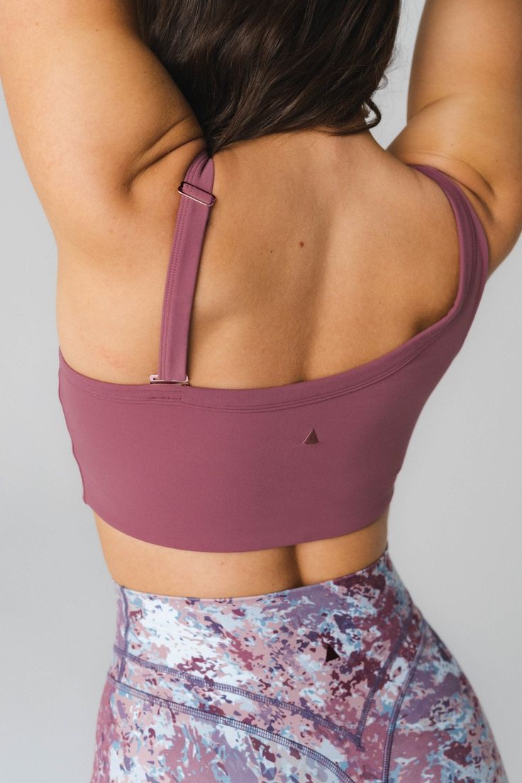 Our Cloud II Asym Bra is designed for the ultimate comfort & functionality while adding style to your wardrobe. This bra offers medium support & compression to flatter your figure. Athleisure Fitted Bra With Medium Bust Support, Seamless Compression Full Coverage Activewear, Athleisure Bra With Medium Bust Support And Compressive Fit, Compressive Athleisure Bra With Medium Bust Support, Versatile Compressive Tops With Built-in Padding, Supportive Fitted Bra, Fitted Bra With Medium Bust Support For Pilates, High Stretch Activewear With Built-in Padding Full Coverage, Versatile Fitted Sports Bra With Medium Bust Support