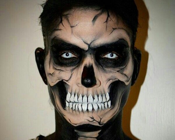 Makeup halloween boy Male Skull Makeup, Halloween Makeup Male, Guys Halloween Makeup, Boy Halloween Makeup, Mens Halloween Makeup, Halloween Hombre, Skeleton Face, Creepy Halloween Makeup, Cute Halloween Makeup