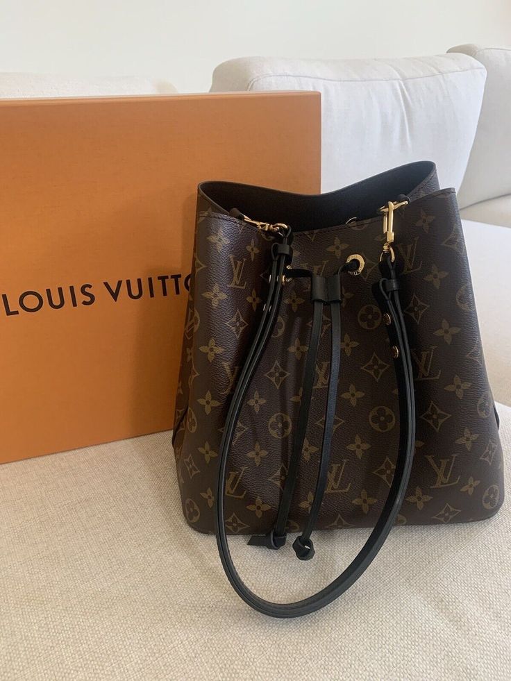 Louis Vuitton NoeNoe handbag MM in excellent condition. Will include dust bag. This handbag goes for $2030. 00 retail price before tax. Date Code: SD3167 Please only serious offers. Payment is due within 24 hours after auction ends. Louie Vuttion, Néonoé Mm, Louis Vuitton Neonoe, Dream Bags, Mm Monogram, Gift Exchange, Designer Handbags, Bags Handbags, Vision Board