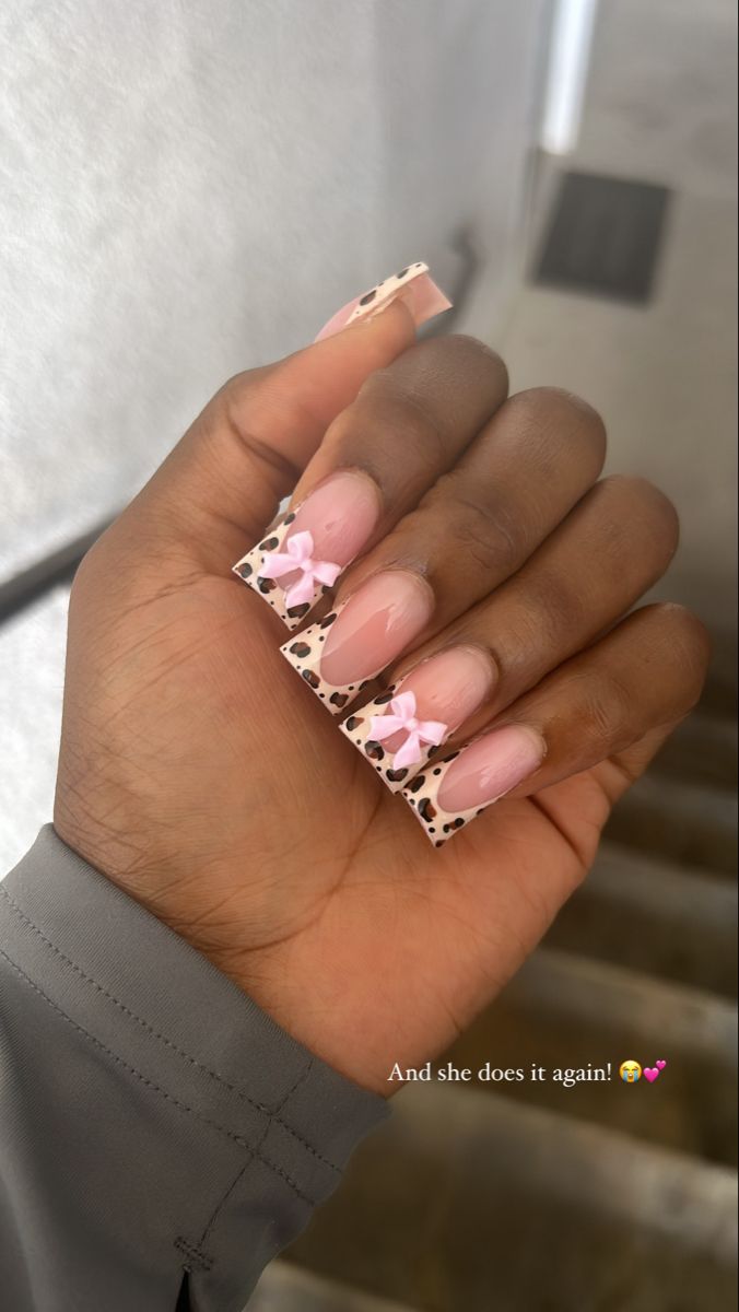 Cheetah print duck nails w/ pink bows Pink Duck Nails French Tip, Cheetah Print Duck Nails, Medium Duck Nails, Pink Cheetah Print Nails, Pink Duck Nails, Pink Cheetah Nails, Cheetah Birthday, Pink French Nails, Cheetah Print Nails