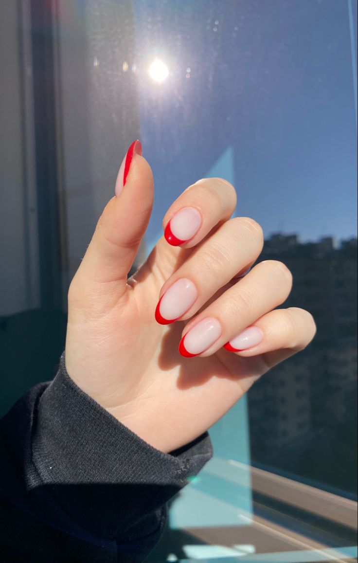 Red French Round Nails, Christmas Nails 2023 Red French, White Nail Red Tip, White Nail With Red Tip, White Red Tip Nails, Red French Tip Nails Short Round, Red French Tip Natural Nails, Nude Nails With Red Tips, Red French Valentine Nails