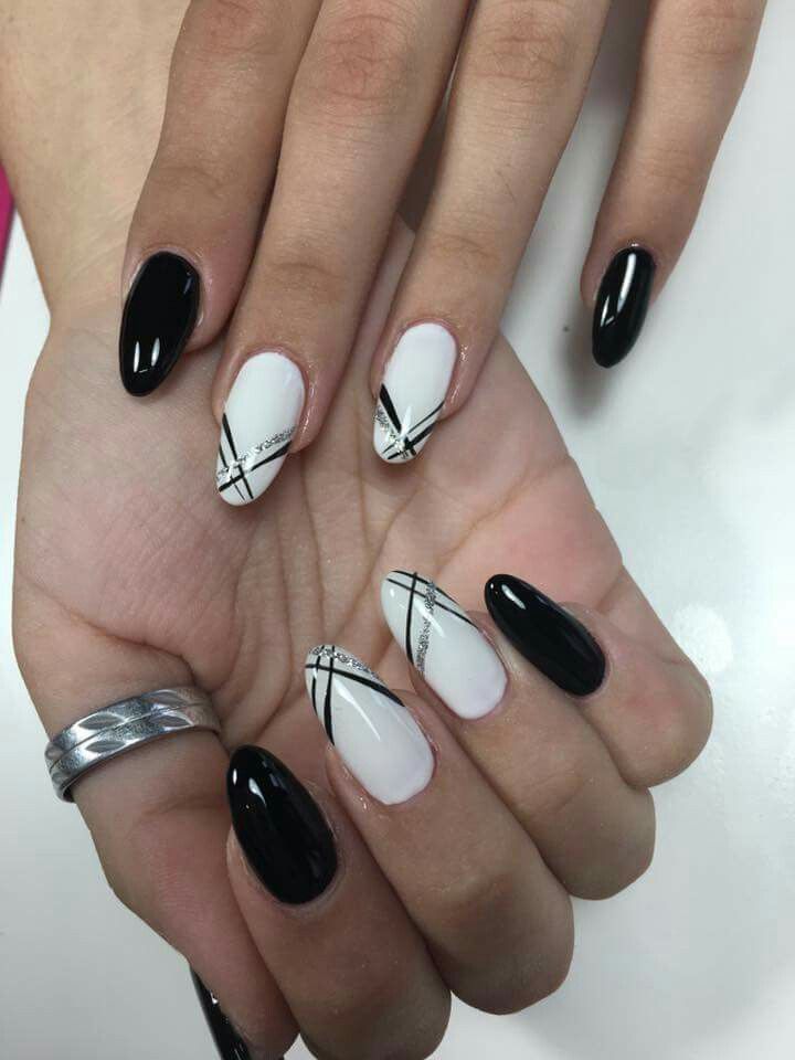 Nails Black And White, Black And White Nail, Black And White Nail Designs, Black And White Nail Art, Nail Designs Pictures, Nagellack Trends, Black Acrylic Nails, White Acrylic Nails, White Nail Art