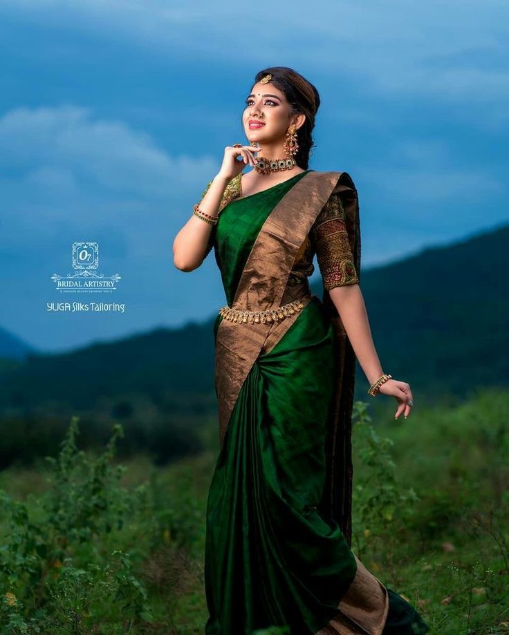 Indian Bride Poses, Engagement Saree, Half Saree Function, Bride Photos Poses, Bridal Sarees South Indian, Wedding Saree Blouse Designs, Traditional Blouse Designs, Bride Photography Poses, South Indian Sarees