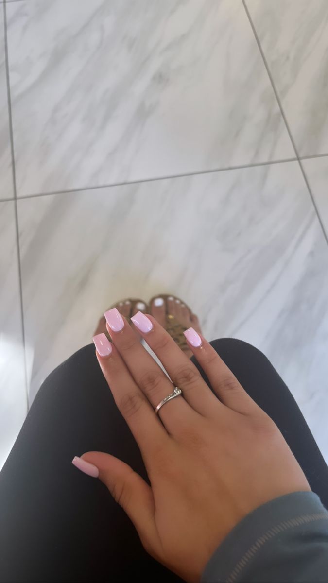 Square Short Acrylics, Coffin Short Pink Nails, Basic Nails Natural, Simple Short Coffin Acrylic Nails, Short Square Coffin Acrylic Nails, Nails Inspo Square Short, Pastel Pink Square Nails, Milk Pink Nails Acrylic, Pink Gel Mani