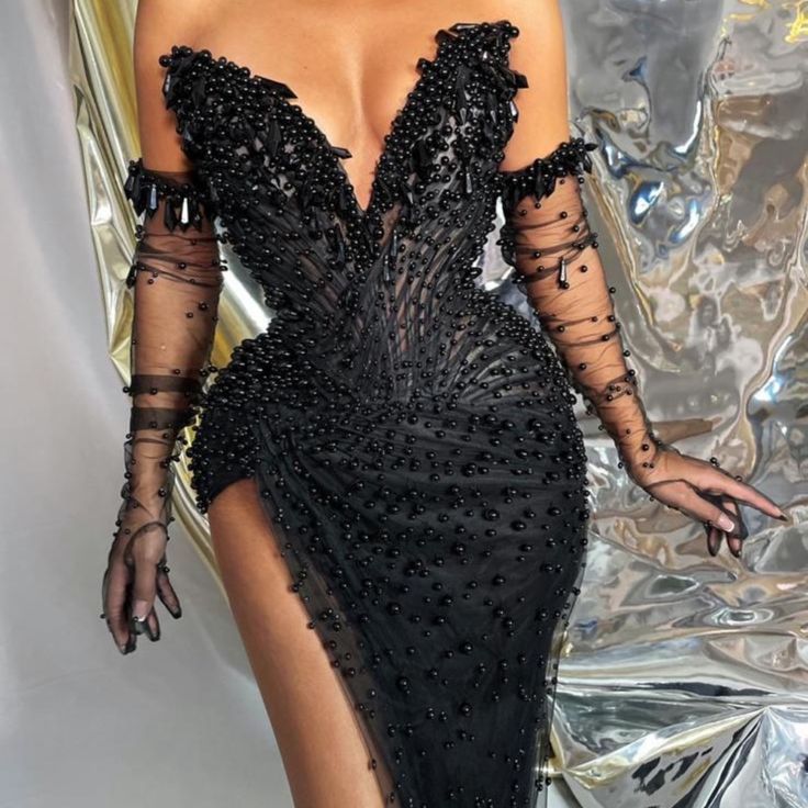 Worn Once For Photoshoot Mint Condition Custom Made For Us 6 Comes With Dress And Sleeves Corset Back To Adjust To Your Liking Custom Made Dresses, Strapless Evening Gowns, Black Evening Gown, Glamour Dress, Black Strapless Dress, Prom Dress Inspiration, Queen Dress, Pretty Prom Dresses, Stunning Gowns