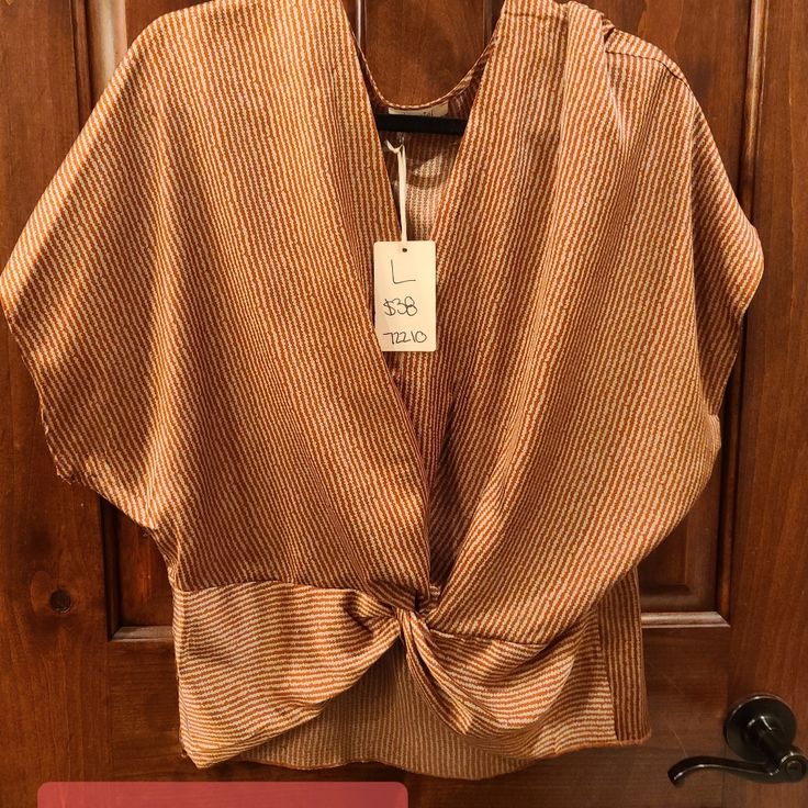 This Is Brand New, Flowy Dolman Cut. It Was Just Shorter Than I Wanted. Chic Brown Tops For Daywear, Brown Spring Tops For Daywear, Brown Tops For Daywear In Spring, Brown Tops For Spring Daywear, Fall Batwing Sleeve Blouse For Day Out, One Size Casual Short Sleeve Tops, Casual One Size Batwing Sleeve Tops, Casual One-size Short-sleeve Tops, Spring Day Out Batwing Sleeve Tops