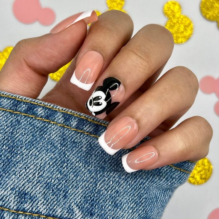 Mickey French Press on Nails Disney Nails Disneyworld - Etsy Canada Disney World Nails, Mouse Nail Art, Disney Themed Nails, Mickey Mouse Nail Art, Disneyland Nails, Nails Disney, Disney Nail Designs, Mickey Mouse Nails, Disney Inspired Nails