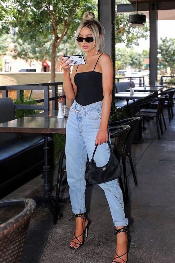 Black Bodysuit Outfit, Denim On Denim, Pastel Outfit, Bohol, Bodysuit Black, Looks Street Style, Dinner Outfits, Mode Inspo, Inspired Outfits