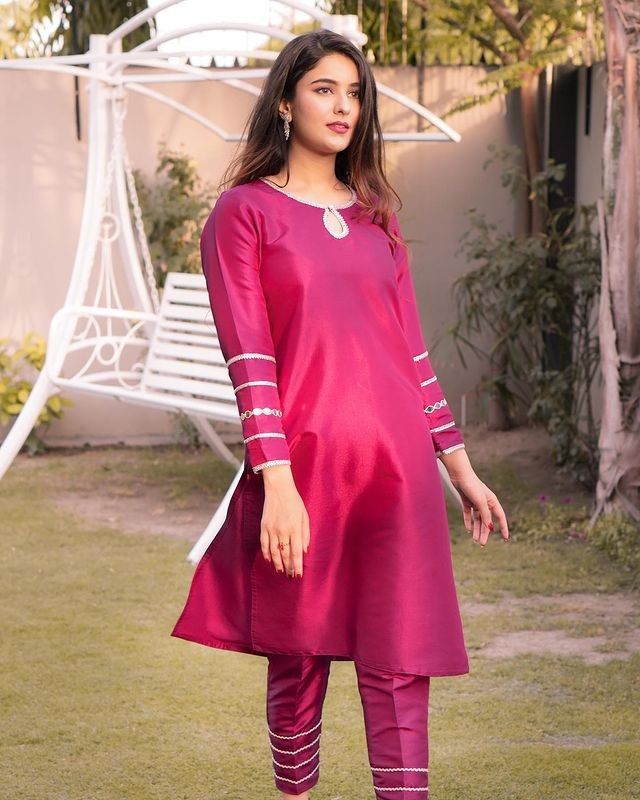 Plain Satin Kurti Designs Latest, Plain Silk Kurti Designs Latest, Gaji Silk Kurta Design, Satin Kurti Designs Latest, Silk Kurti Design, Satin Suit Design, Satin Kurti Designs, Stitch Kurti, Pakistani Kurti Designs