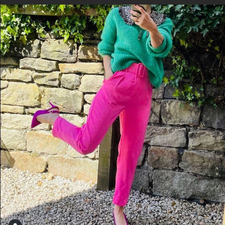 Xs Never Worn, Brand New With Tag Magenta Fall Outfit, Colored Jeans 2024, Pop Of Pink Outfit, Fuschia Pants Outfit, Fuschia Pink Outfit, Magenta Outfit Ideas, Hot Pink Pants Outfit, Pink Pants Outfit Work, Pink Trousers Outfit