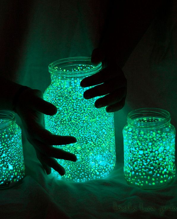 glow in the dark jars filled with stars