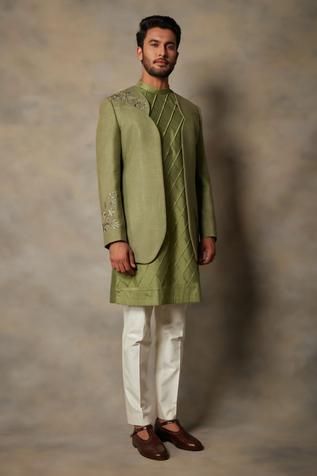 Shop for Gargee Designers Green Matka Silk Bandhgala And Pleated Kurta Set for Men Online at Aza Fashions Embroidered Bandhgala, Kurta Set For Men, Open Sleeve, Kurta Set, Full Sleeves, Floral Motifs, Embroidered Silk, Green Jacket, Cotton Silk