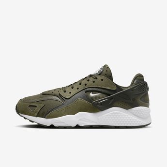 When it fits this good and looks this great, it doesn’t need a Swoosh logo. The Air Huarache takes on a classic silhouette with a runner-inspired design, mixed materials and rich neutrals for a look that is both nostalgic and brand new. With its stretchy, foot-hugging fabric and futuristic heel cage, it's still everything you love about the Huarache. Swoosh Logo, Nike Air Huarache, Air Huarache, Classic Silhouette, Nike Air, Men's Shoes, Design Inspiration, Nike, Brand New