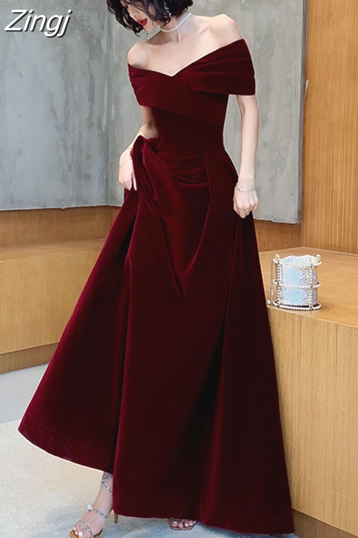 Gaun Koktail, Off Shoulder Bridesmaid, Dark Red Velvet, Off Shoulder Bridesmaid Dress, Formal Prom Dresses Long, Velvet Party Dress, 파티 드레스, Color Rush, فستان سهرة