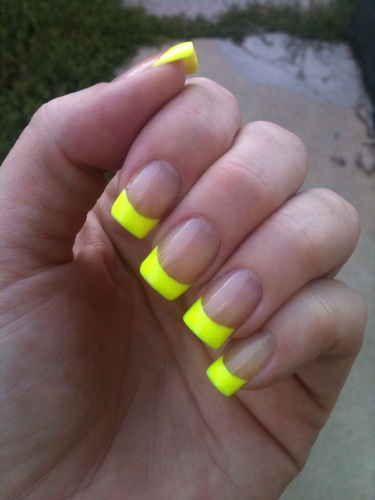 French Tips Yellow, Neon French Manicure, Yellow French Tip, Acrylic Nails Yellow, Yellow Tips, Lime Green Nails, French Ideas, Neon Yellow Nails, Yellow French