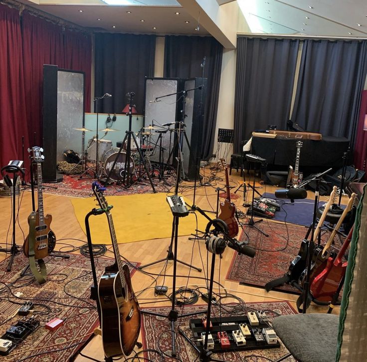 a room filled with lots of musical instruments