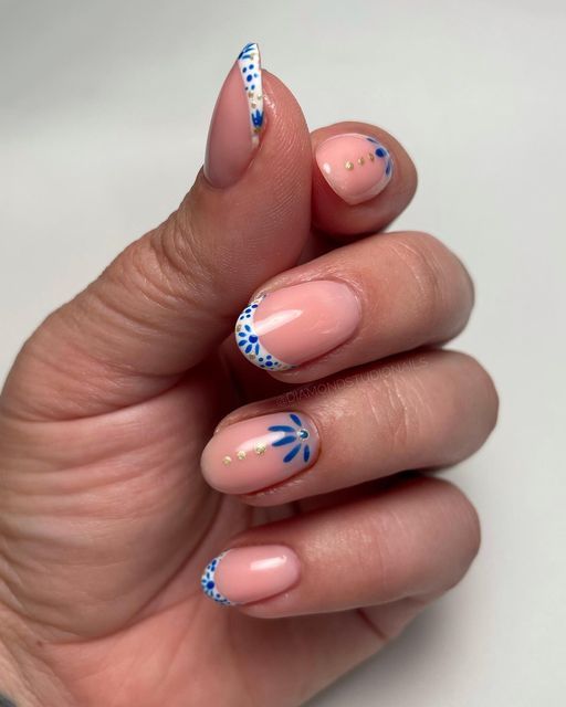 Myranda | Upstate NY Nail Artist on Instagram: "Love these Moroccan vibes for my last summer set! ⠀ Prepped with @officialnavyprotools Doris, Ethel, @lucypastorellitools_ cuticle nippers, @kupainc mani pro, and @ericasata bits ⠀ Polished with @the_gelbottle_inc BIAB 019 overlay, electric blue, daisy, extreme shine top coat, and @lightelegancehq gold butter cream ⠀ Inspo: @glossy.studios ⠀ #naturalnails #nailsofinstagram #nailsmagazine #nailitdaily #showscratch #nailpics #handpaintednailart #gle Moroccan Nail Art, Moroccan Nails Design, Turkish Nails Designs, Marrakech Nails, Electric Blue Nails Design, Morocco Nails, Moroccan Nails, Mosaic Nails, Europe Nails