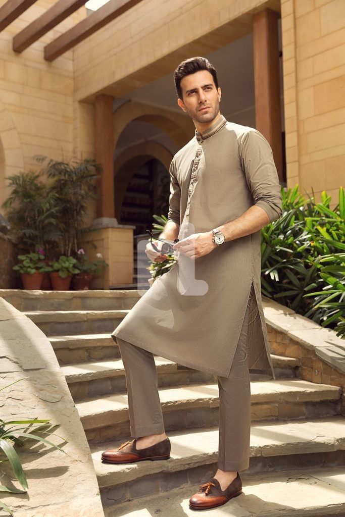 Apna libas tu bht pasand hey mujhey. Linen Menswear, Man Dress Design, Sherwani For Men Wedding, Boys Kurta Design, Wedding Kurta For Men, Nishat Linen, Groom Dress Men, Wedding Dresses Men Indian, Kurta Pajama Men