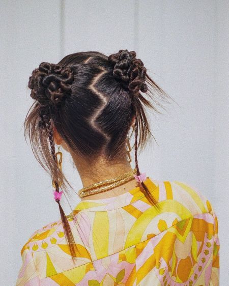 Y2k Chopstick Hair, Star Buns Hair, 90s Space Buns, Space Buns Braids, Star Hairstyle, Crazy Braids, Y2k Hairstyle, Disney Hairstyles, Prom Things