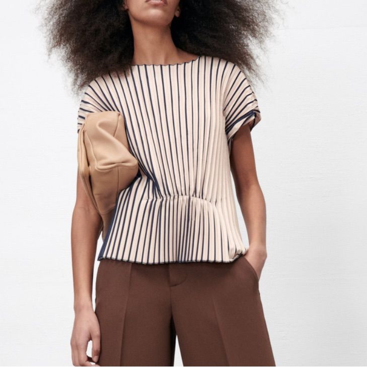 Zara Pleated Top Size M-L Nwt Beige Tops For Workwear In Fall, Beige Tops For Fall Workwear, Cream Top For Workwear In Spring, Cream Tops For Spring Workwear, Spring Workwear Cream Top, Spring Cream Top For Workwear, Cream Top For Fall Workwear, Neutral Fall Tops For Day Out, Casual Brown Workwear Blouse