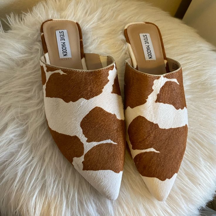 Nwt Steve Madden Tiff Cow Print Mules. Real Fur, Leather Upper. Does Not Come With Box, Sorry! Feel Free To Make An Offer! White Slip-on Mules With Round Toe, White Slip-on Mules With Pointed Toe, Chic White Mules With Cushioned Footbed, White Round Toe Mules Medium Width, White Round Toe Medium Width Mules, White Flat Synthetic Mules, Casual White Flat Heel Mules, White Medium Width Round Toe Mules, Cream Pointed Toe Casual Mules