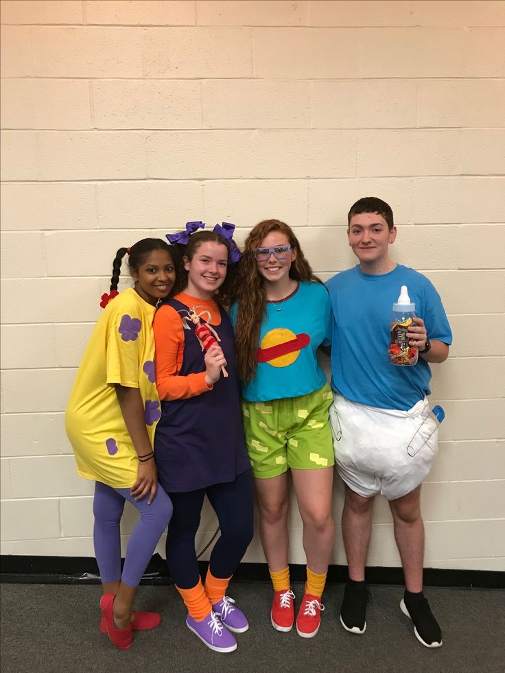 three girls and one boy are dressed up as characters from the spongebob movie