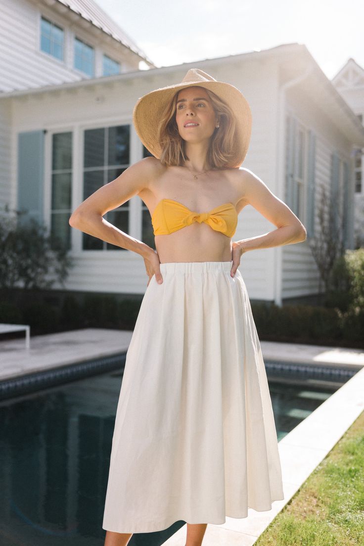 Packing For Spring Break - Julia Berolzheimer Zig Zag Scarf, Summer Hats Beach, Salty Blonde, White Bikinis, Julia Berolzheimer, Summer Beach Outfit, Halter Midi Dress, Simple Chic, Casual Chic Style