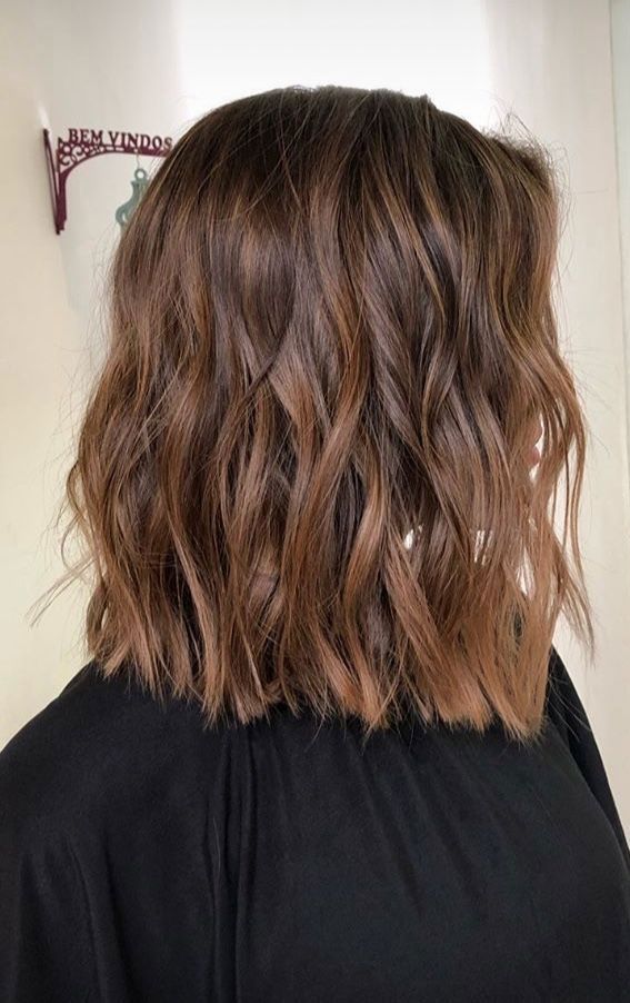 Popular 2023 Hairstyles, Short Brown Hair 2023, Short Hairstyle Women Light Brown, Light Brown Hair Color Short Hair, Light Brown Hair Short Haircut, Short Brown Hair With Babylights, Light Brunette Short Hair, Short Light Brown Balayage, Short Carmel Balayage Hair