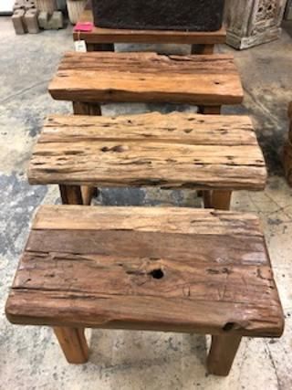 Diy Wooden Projects Rustic Outdoor Bench, Wooden Bench Diy, Small Wooden Bench, Table Risers, Log Chairs, Primitive Bench, Home Design Store, Cedar Bench, Wood Bench Outdoor