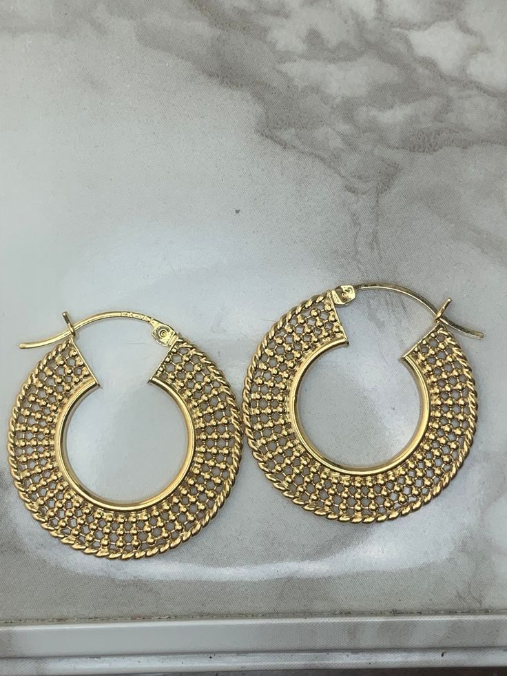 14kt yellow gold hoops, weighs 2.1dwt, are 1" in diameter and are 1.25mm wide! Flat Hoop Earrings, Resin Jewelry Diy, Gold Hoops, Jewelry Earrings Hoops, Jewelry Diy, Resin Jewelry, Etsy Earrings, Jewelry Earrings, Hoop Earrings