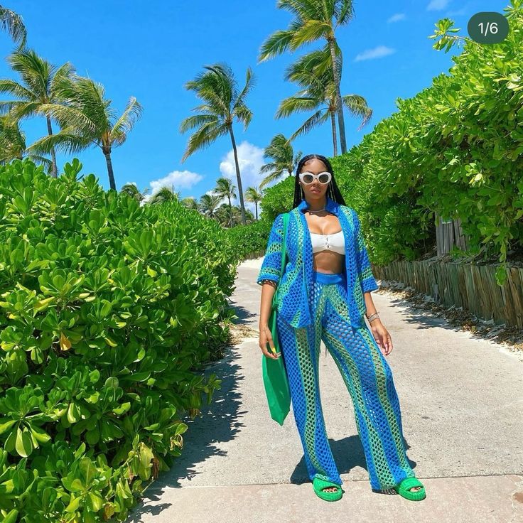 2 Piece Vacation Set From Britt. Purchased 2 Years Ago For $140. Wore It Once Chic Blue Vacation Sets, Blue Sets For Beach Day Out, Chic Blue Sets For Day Out, Blue Beach Sets For Spring, Beach Party Outfits, Working On Me, Photo Insta, Party Outfits, Still Working