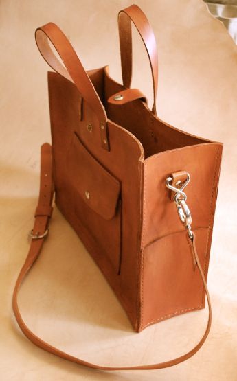 Leather Work Tote, Leather Working Projects, Leather Working Tools, Leather Bag Pattern, Laser Ideas, Diy Bags, Leather Bag Women, Leather Projects, Leather Bags Handmade