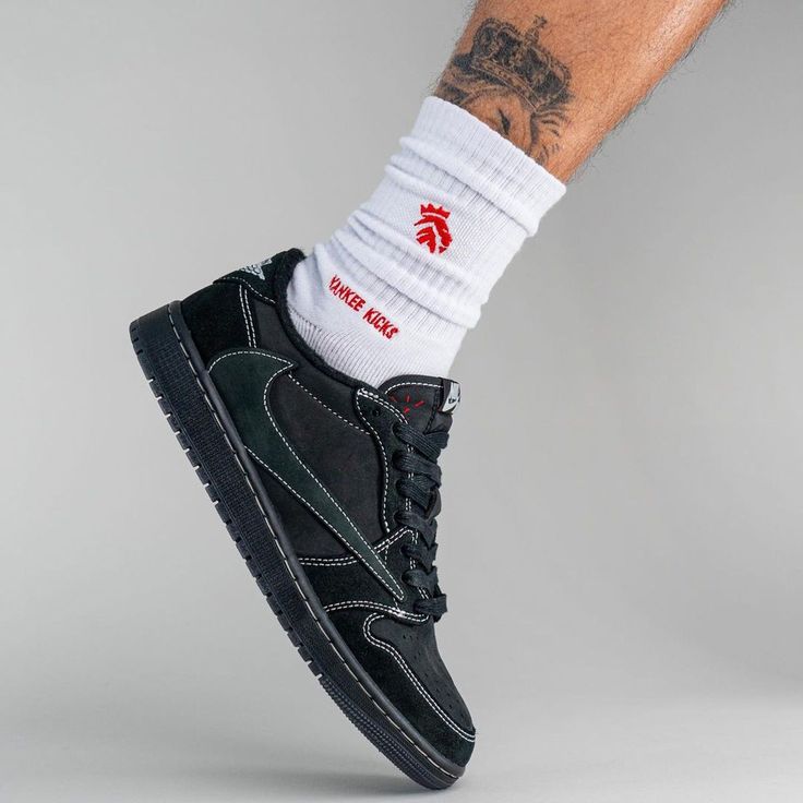 Travis Scott Black Phantom, Air Jordan Travis Scott, Jordan Travis Scott, Jordan Wings, Shoes Ads, Nike Soccer, Nike Shox, Air Jordan 3, Air Jordan 1 Low