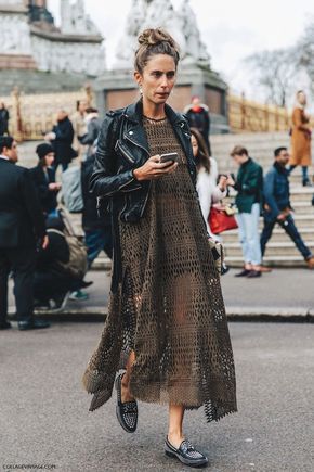 Rok Outfit, Mode Hippie, Walking Down The Street, Estilo Hippie, Spring Look, Moda Boho, Stil Inspiration, Looks Street Style, Women Street