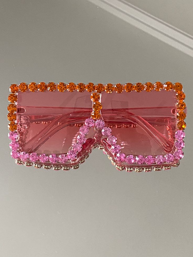 Accessorize any outfit with our most loved fashion sunglasses. Make heads turn in these. Bling Sunglasses, Flower Sunglasses, Best Designer Bags, Rhinestone Sunglasses, Chanel Backpack, Rhinestone Fashion, Replica Designer Handbags, Designer Replica, Chanel Purse