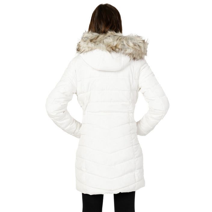 Brand: Only Gender: Women Type: Jackets Season: Fall/Winter PRODUCT DETAIL • Color: white • Pattern: plain • Fastening: with zip • Sleeves: long • Collar: hood • Pockets: front pockets COMPOSITION AND MATERIAL • Composition: -100% polyester • Washing: machine wash at 30° White Hooded Parka With Double-lined Hood, White Long Sleeve Parka With Adjustable Hood, White Winter Outerwear With Detachable Hood, White Parka With Adjustable Hood, Winter White Outerwear With Adjustable Hood, White Winter Outerwear With Adjustable Hood, White Hooded Outerwear With Double-lined Hood, Winter White Outerwear With Double-lined Hood, Winter White Outerwear With Double-lined Hood For Cold Weather