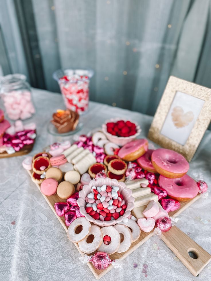 Pink, Sweets, Galintines, Valentines, Pink Food, Girls Night Pink Grazing Board, Bring A Board Night Ideas Pink, Pink Board Food, Pink Bring A Board Night, Pink Food Boards For Parties, Pink Board Night, Pink Fruit Platter, Bring A Board Night Colours, Pink Charcuterie Board Ideas