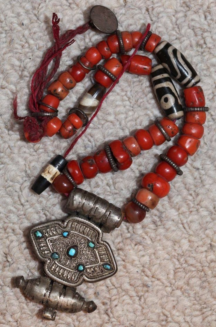 Antique Tibetan necklace. Tibetan Jewellery, Tibetan Necklace, Silver Locket Necklace, Tibetan Jewelry, Handcrafted Artisan Jewelry, Ancient Jewelry, Coral Jewelry, Leather Silver, Ethnic Jewelry