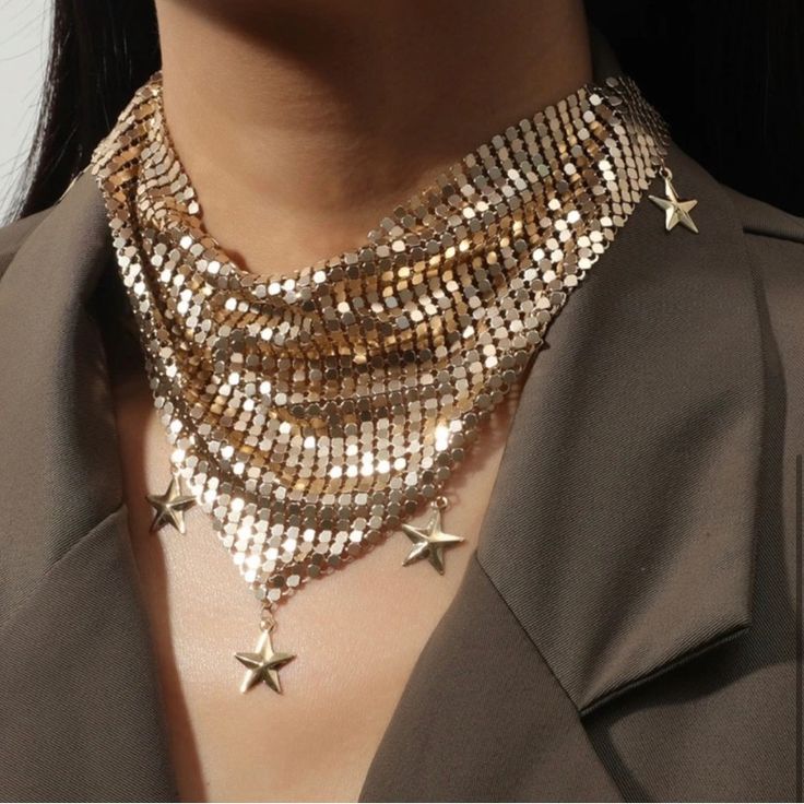 Good Chainmail Star Bandana Style Necklace. Gold Chainmail, Neckerchief Women, Country Glam, Trendy Chokers, Creative Necklace, Aluminum Jewelry, Star Charm Necklace, Glam Party, Bling Necklace