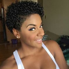 Highlights For Short Curly Hair, Short Natural Styles, Cabello Afro Natural, Twa Hairstyles, Hair 101, Natural Hair Cuts, Curl Hair, Short Curls, Pelo Afro