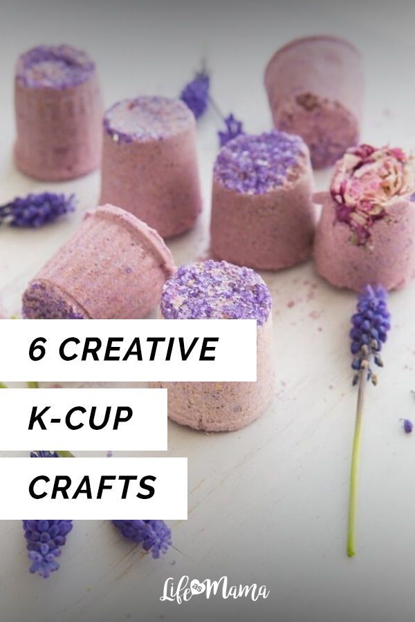 While it may be some time before we see a recyclable K-cup, conscientious moms can still do their part by using them in other ways. We’ve found some amazing K-cup crafts that will give your coffee pods a new life (and keep your kiddos entertained too!). | #crafts #kidscrafts #diy #diycrafts Coffee Pod Craft Ideas, Recycle Coffee Pods, K Cup Crafts, Coffee Pods Crafts, Recycled Ideas, Recycling Crafts, Food Innovation, Star Decor, Room Mom