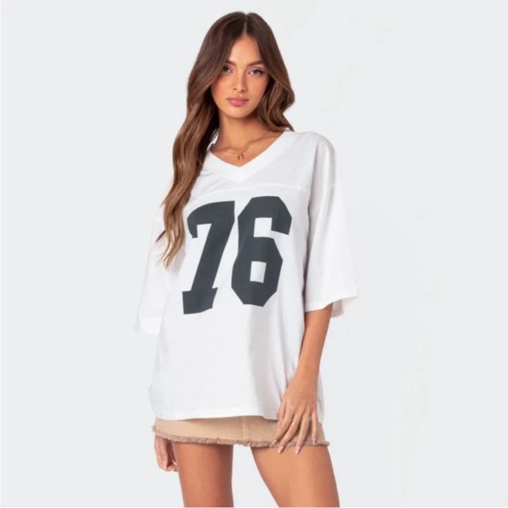 Brand New! With Tags Trendy White Top For Game Day, Oversized White T-shirt For Concert, White Loose T-shirt For Concert, Oversized White Band Merch Top, White Letter Print Top For Concert, White Relaxed Fit Top For Game Day, White Oversized Hip Hop Tops, Oversized White Hip Hop Top, 90s Style White T-shirt