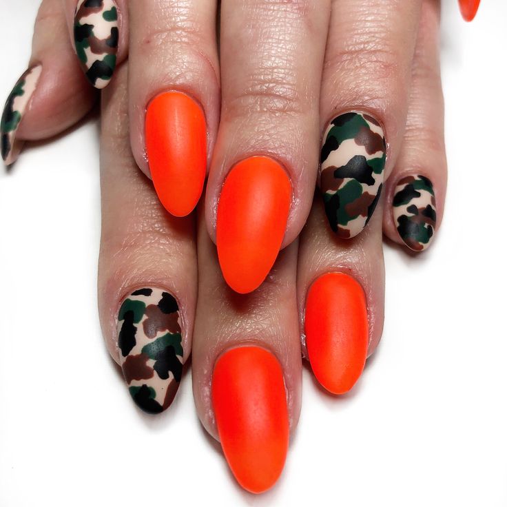 Orange Camo Nails, Camo Acrylic Nails, Hunting Nails, Camo Nail Art, Camo Nail Designs, Army Nails, Camo Nails, Western Nails, Fingernail Designs