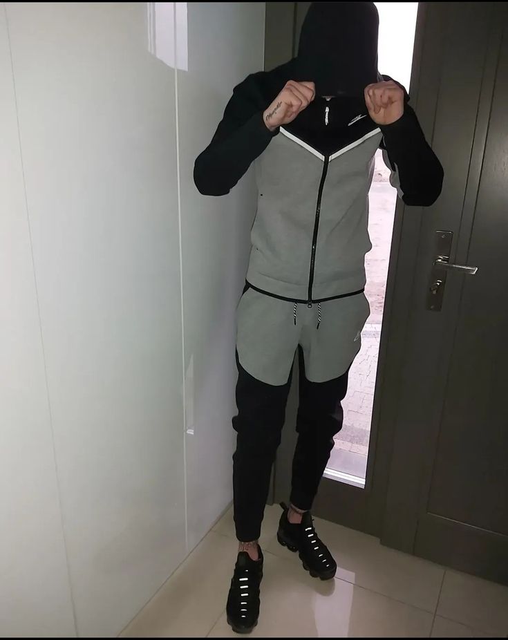 Nike Tech Tracksuit, Tech Outfit, Sporty Outfits Men, Nike Tech Fleece, Blue Coats, Nike Tech, Tech Fleece, Sporty Outfits, Baddie Outfits Casual