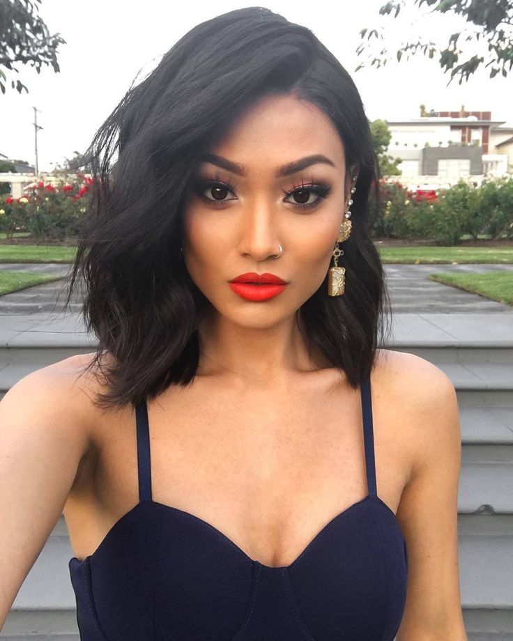 Back to black & red lips 💁🏻💋 Hair by @freedomcouture (it's a wig - can you believe it?!) by micahgianneli http://ift.tt/1o5ussU Prom Hairstyles For Short Hair, Lip Hair, Short Wedding Hair, Penteado Cabelo Curto, Hair Images, Short Hairstyle, Wedding Hair And Makeup, Bridesmaid Hair, Prom Hair