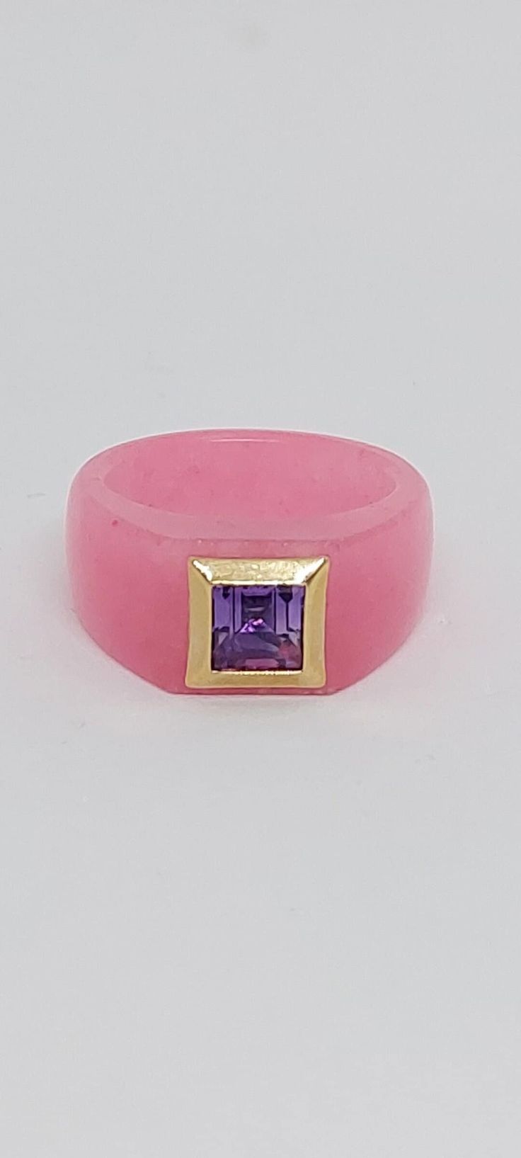 PINK Jade Amethyst 14k Yellow Gold Ring. Jade Ring. Solid stone. Statement Ring. Gift for her/him. Ring gemstone. Pink Jade Gold Ring. Amethyst Ring. Pink JADE LOVER. Product Info: - Stone: Pink Jade / Amethyst. - Gemstone Color: Purple. - Jade:  5-10mm thick. - Faceted Amethyst: 4x4mm - Metal: 14k. -Finished: Yellow Gold. - Ring Size Available: 6 and 8 - Nice Gift Box Included. Unique Jade Gemstone Ring, Purple Jade Ring, Lavender Jade Ring, Luxury Yellow Gold Jade Rings, Gold Jade Ring With Polished Finish, Pink Jade, Purple Jade, Buddha Pendant, Jade Ring