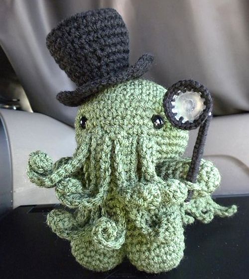 Cthulhu - Free Pattern Crochet Octopus, Yarn Projects, Cthulhu, 로고 디자인, Crochet Dolls, Crochet Animals, Yarn Crafts, Crochet Crafts, Cute Crochet